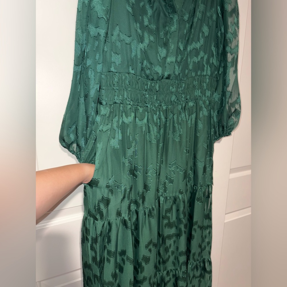 💚Elegant Green Taylor Dress💚 - Picture 7 of 10